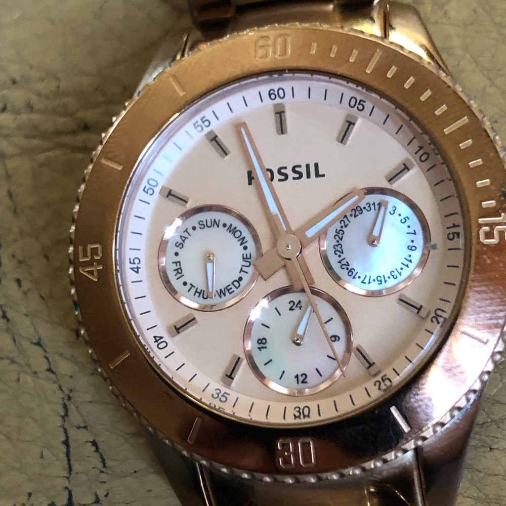 Fossil Watch Good Working Condition - image 3